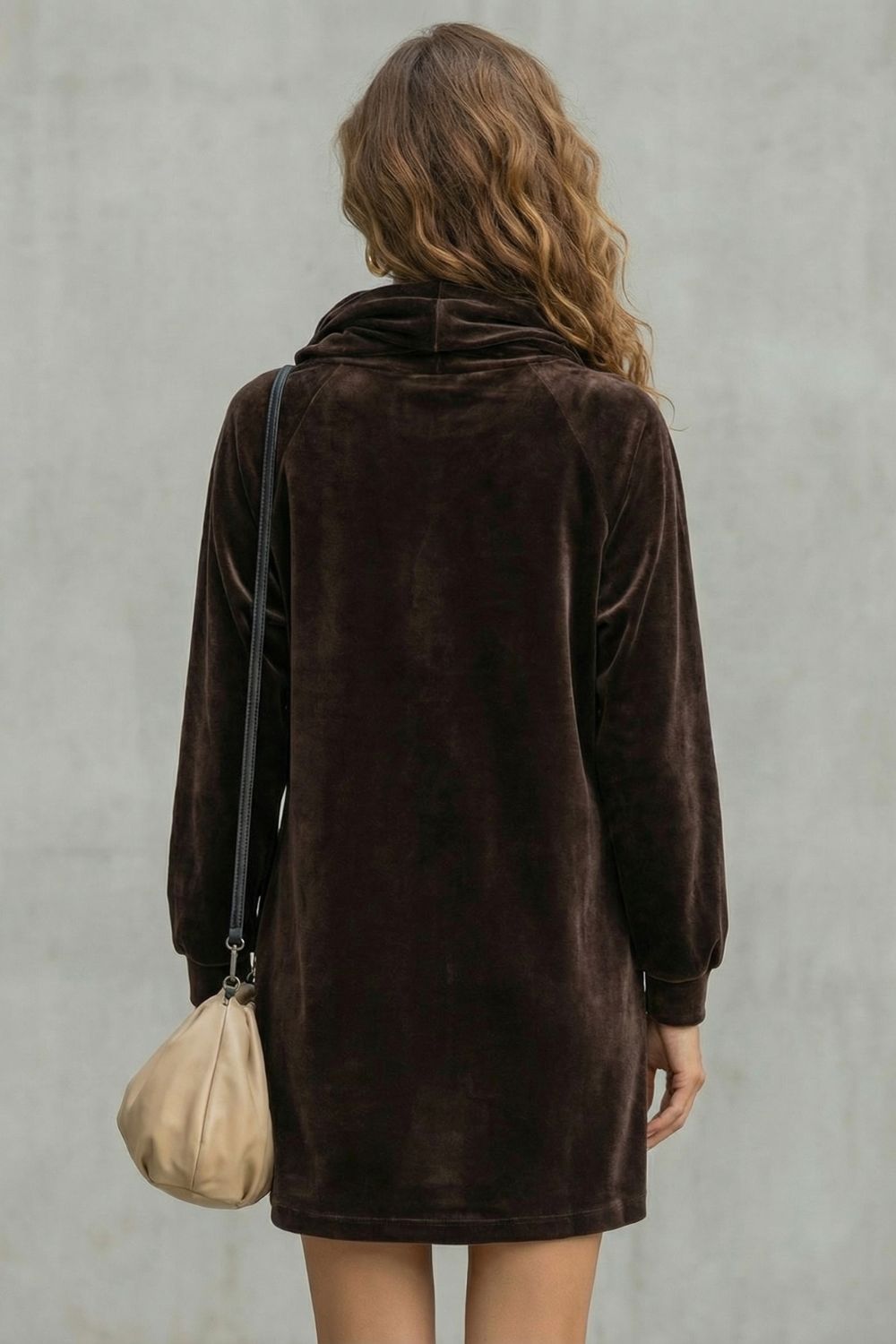 Moréna – Velvet drape comfort – Cowl neck mini dress
