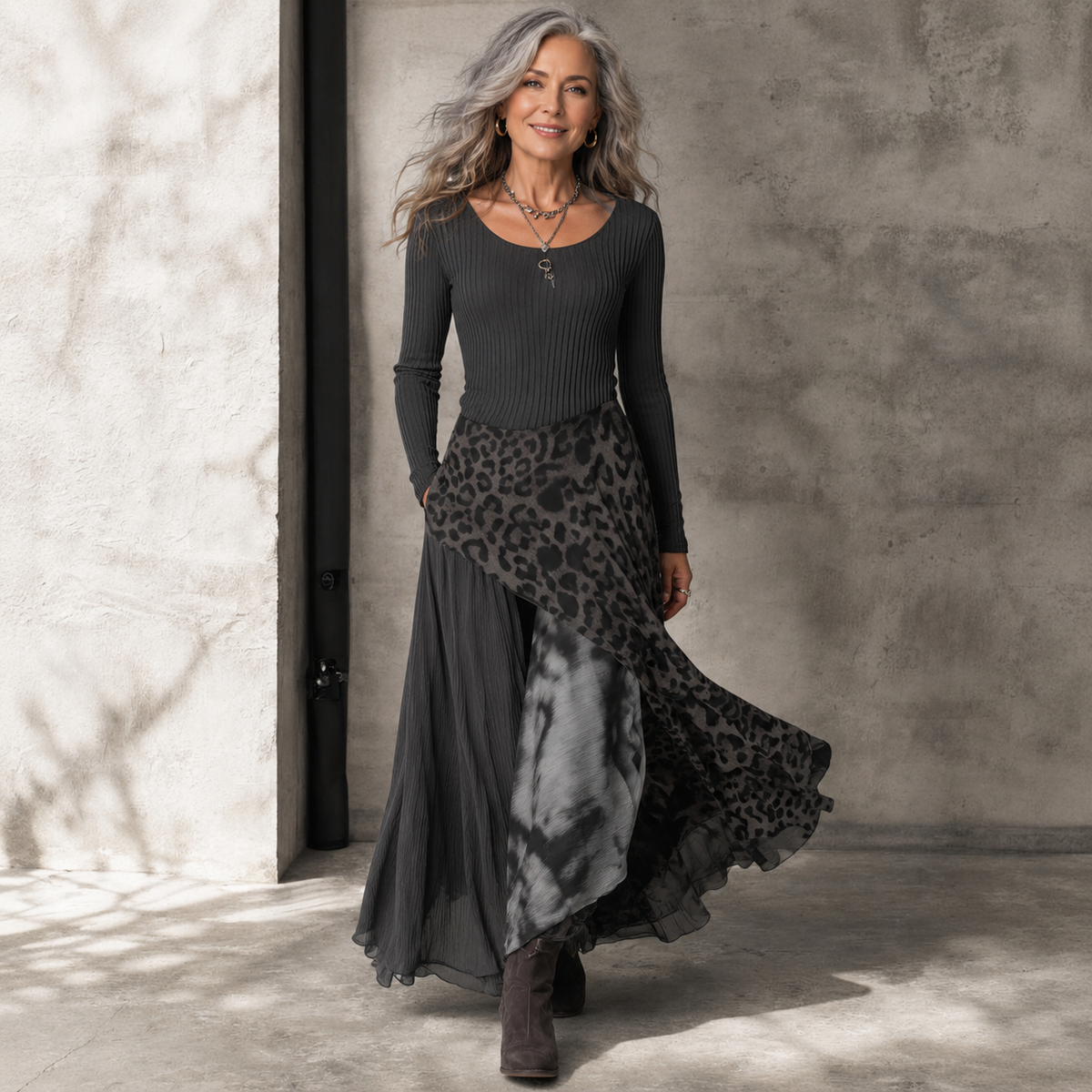 Fenna™ | Long Dress with Leopard Accent – Bold Elegance & Flowing Femininity